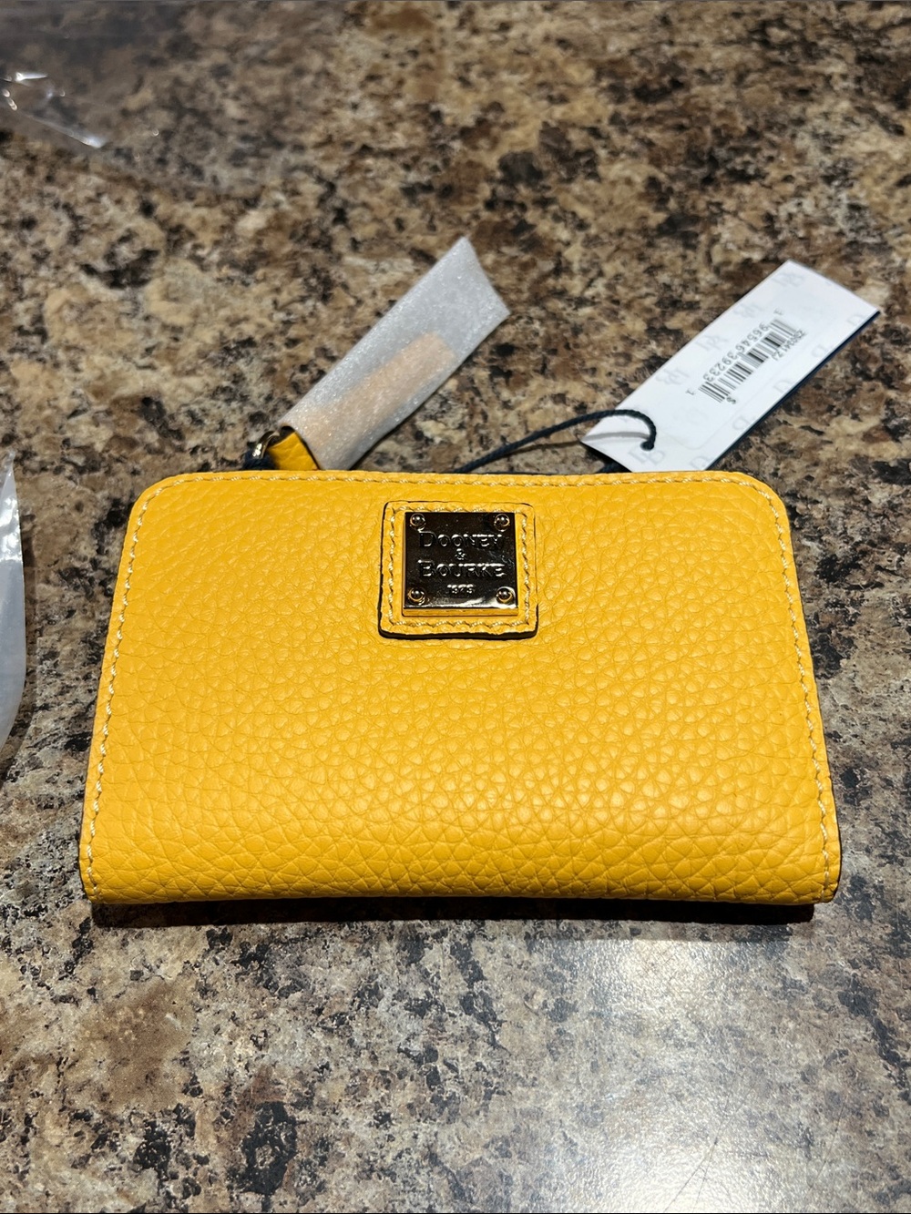 Dooney & Bourke Pebble Grain Zip Credit Card Wallet 12 - Picture 5 of 8